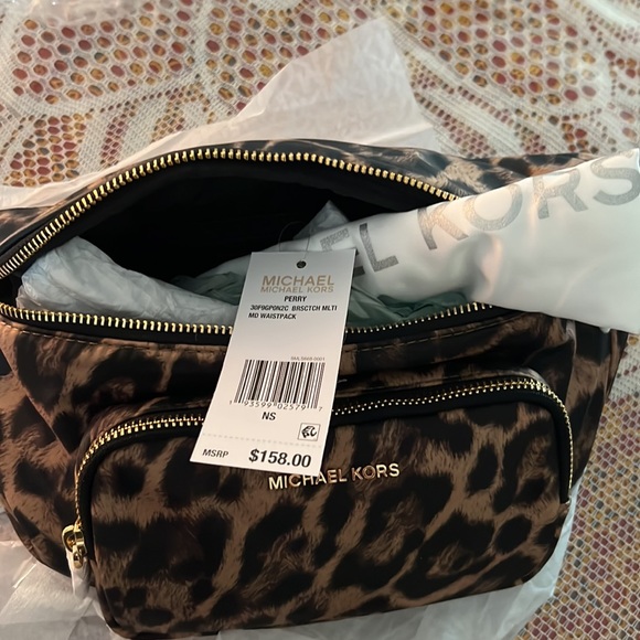 Perry - Picture 3 of 3